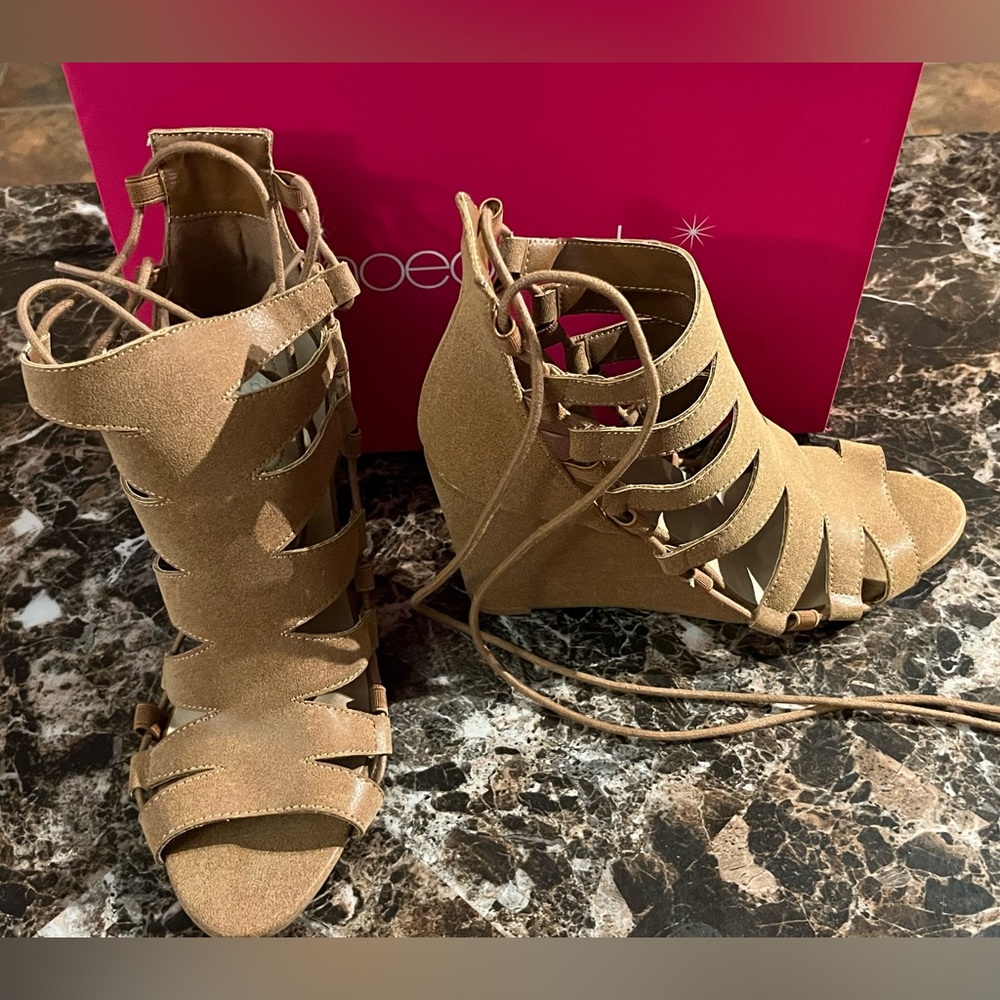 Heeled sandal